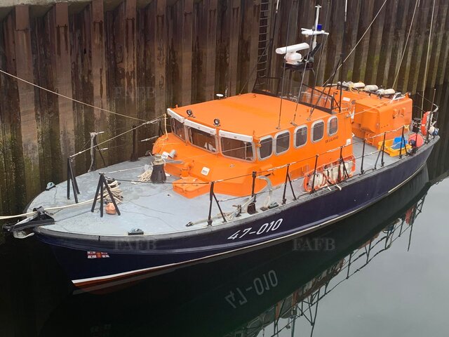 Tyne Class Life Boat - picture 1